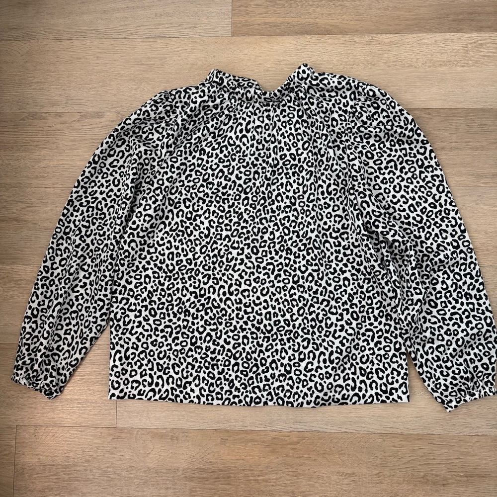 Ann Taylor Black and White Animal Print Blouse size M